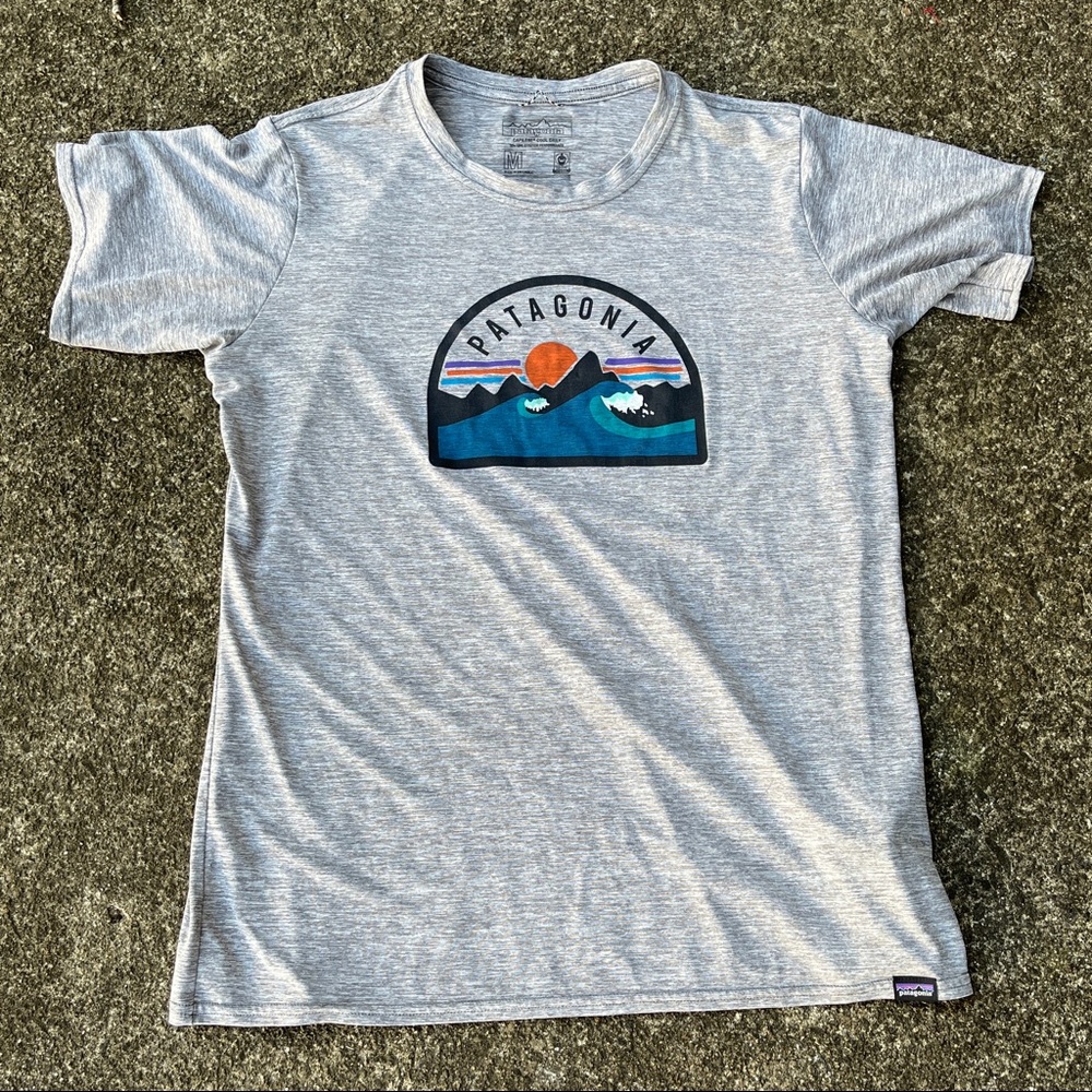 Patagonia Short Sleeve Gray Capilene Cool Daily Graphic Print T-Shirt Medium
